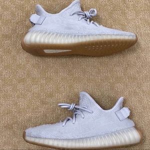 Yeezy Boost 350 V2